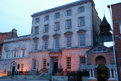 Buildings bordering St. Stephen's Green