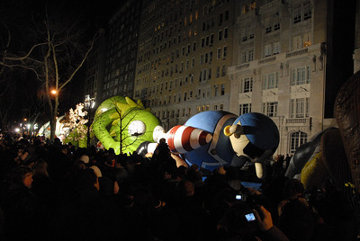 Crowds, Kermit and pirate along W. 81st