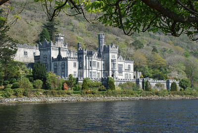 Kylemore Abbey at base of Duchruach Hill