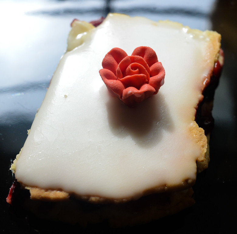 Danish raspberry slice