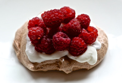 RASPBERRY MERINGUE