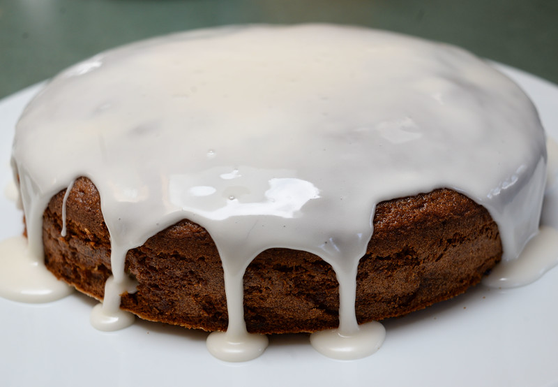 apple-applesauce cake