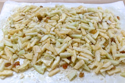 sliced apples and raisins