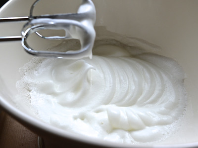 BEATING EGG WHITES