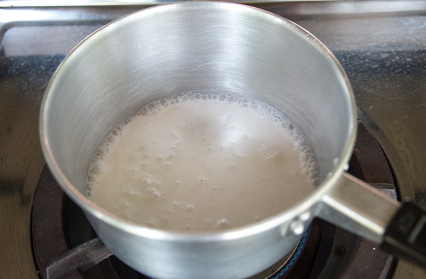 Boiling coconut milk