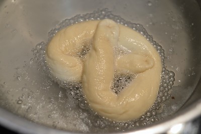 boiling pretzel