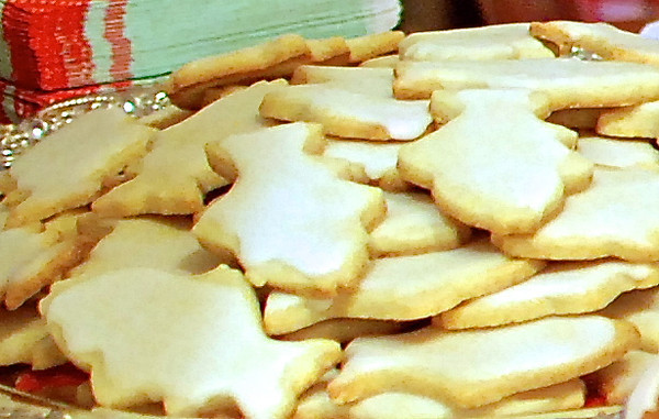 plate of iced lemon sugar cookies